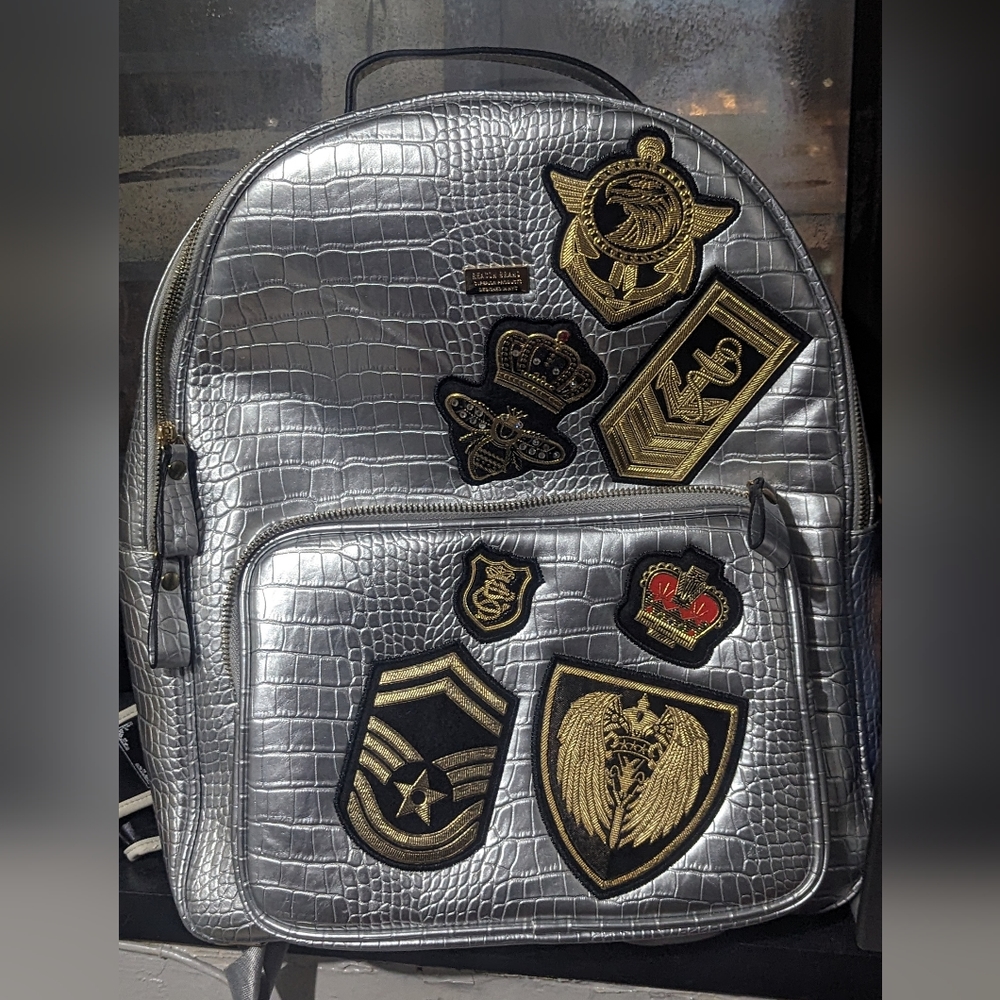unique backpack - Picture 3 of 5